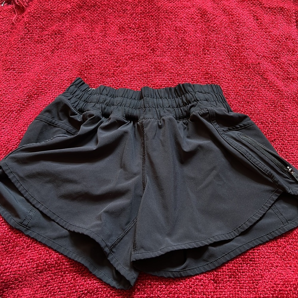 LULULEMON Tracker Short